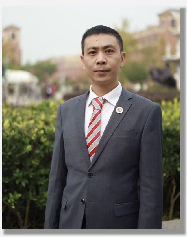 李珂（教学副院长） loading=